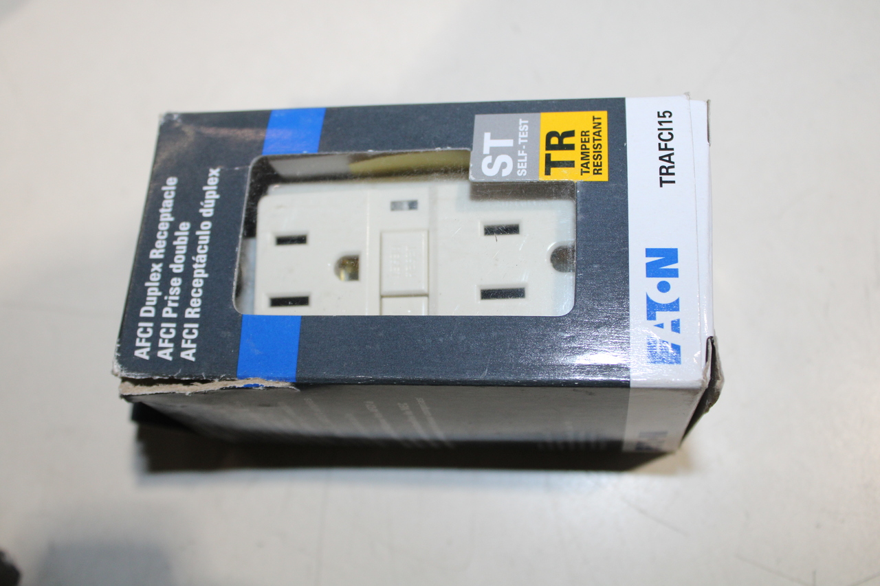 Eaton TRAFCI15LA-BX-LW Outlets Eaton TRAFCI15LA-BX-LW Outlets