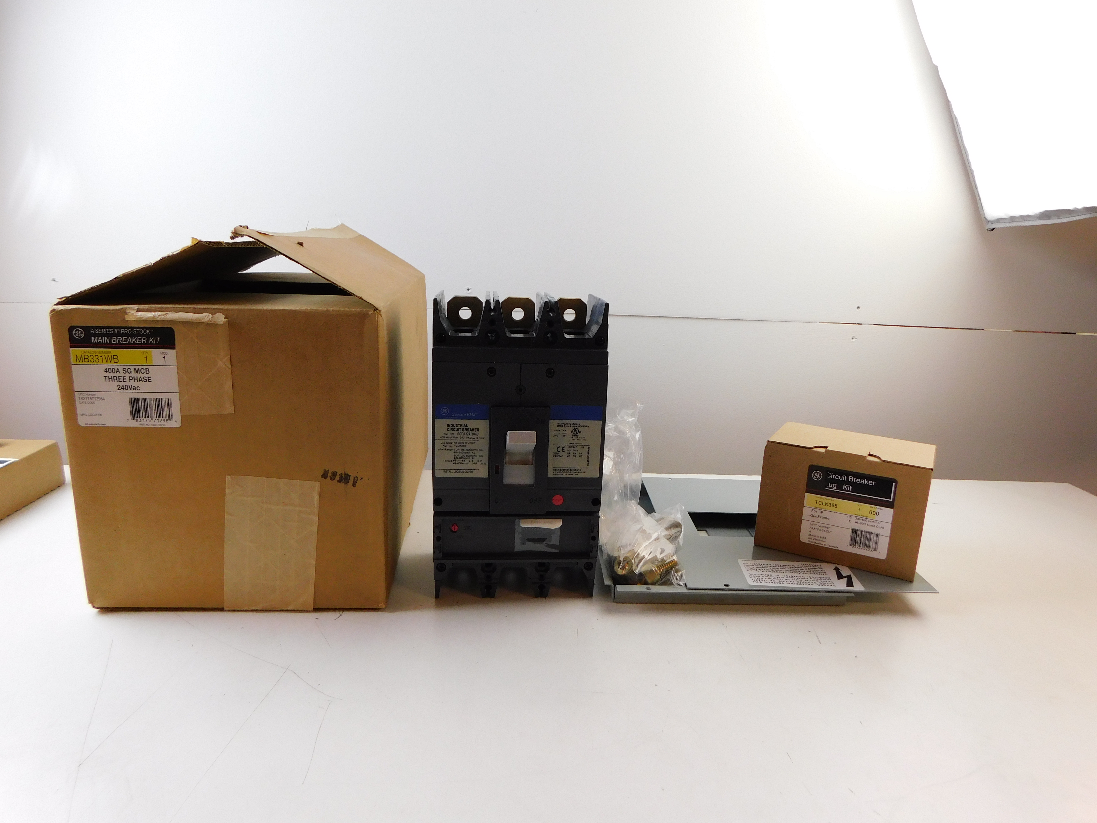 GE MB331WB Molded Case Breakers (MCCBs)