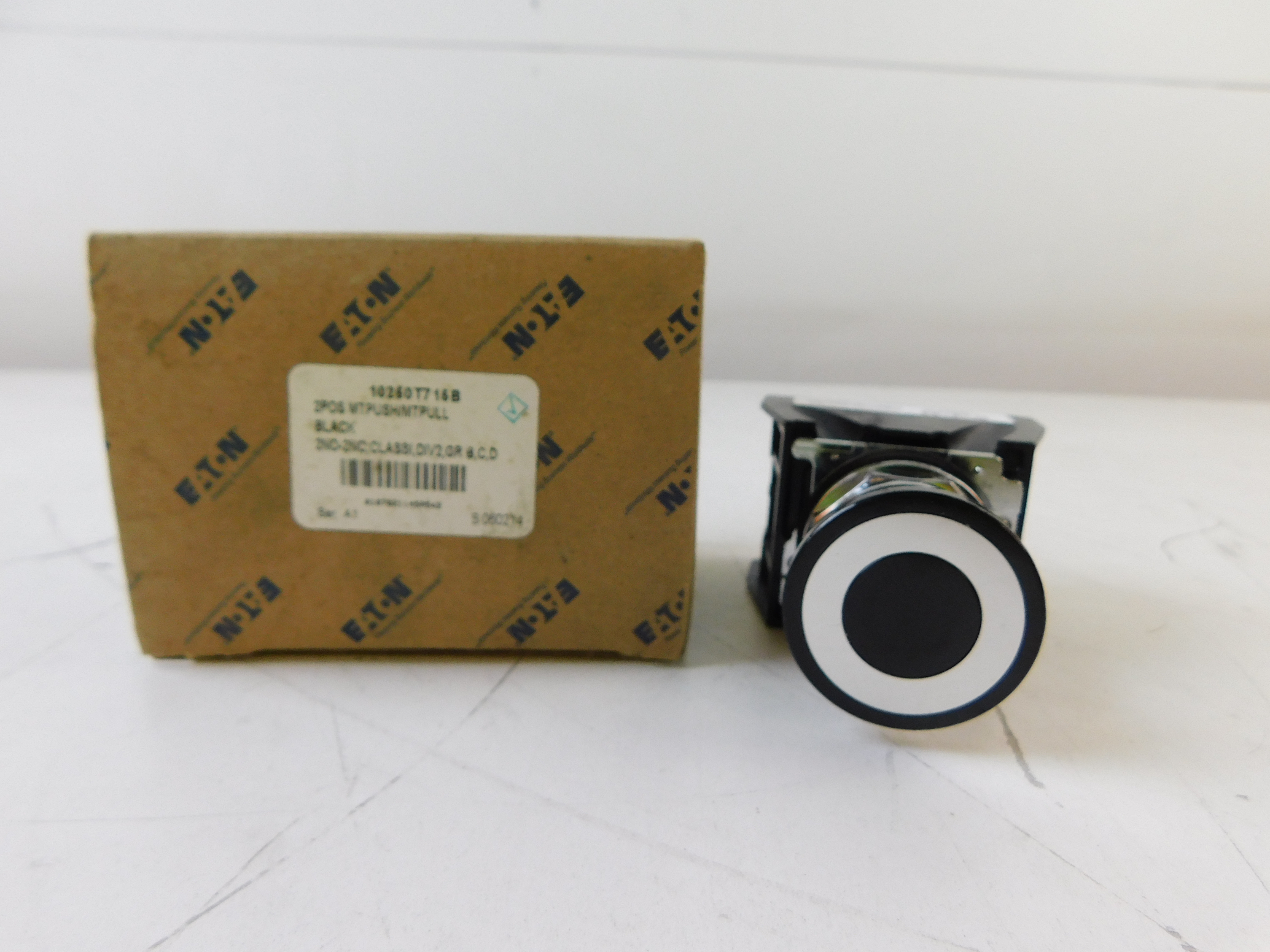 Eaton 10250T715B Pushbuttons