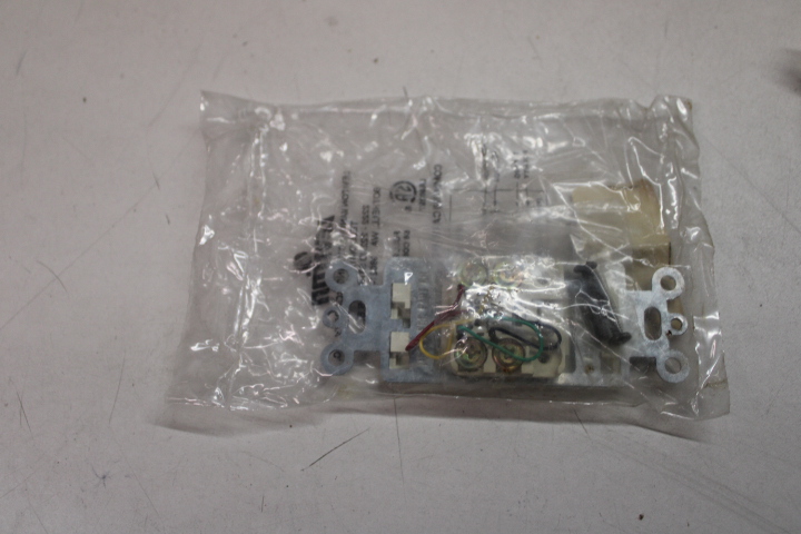 Leviton 40649-OOW Other Lighting Switches/Contactors/Controls Leviton 40649-OOW Other Lighting Switches/Contactors/Controls