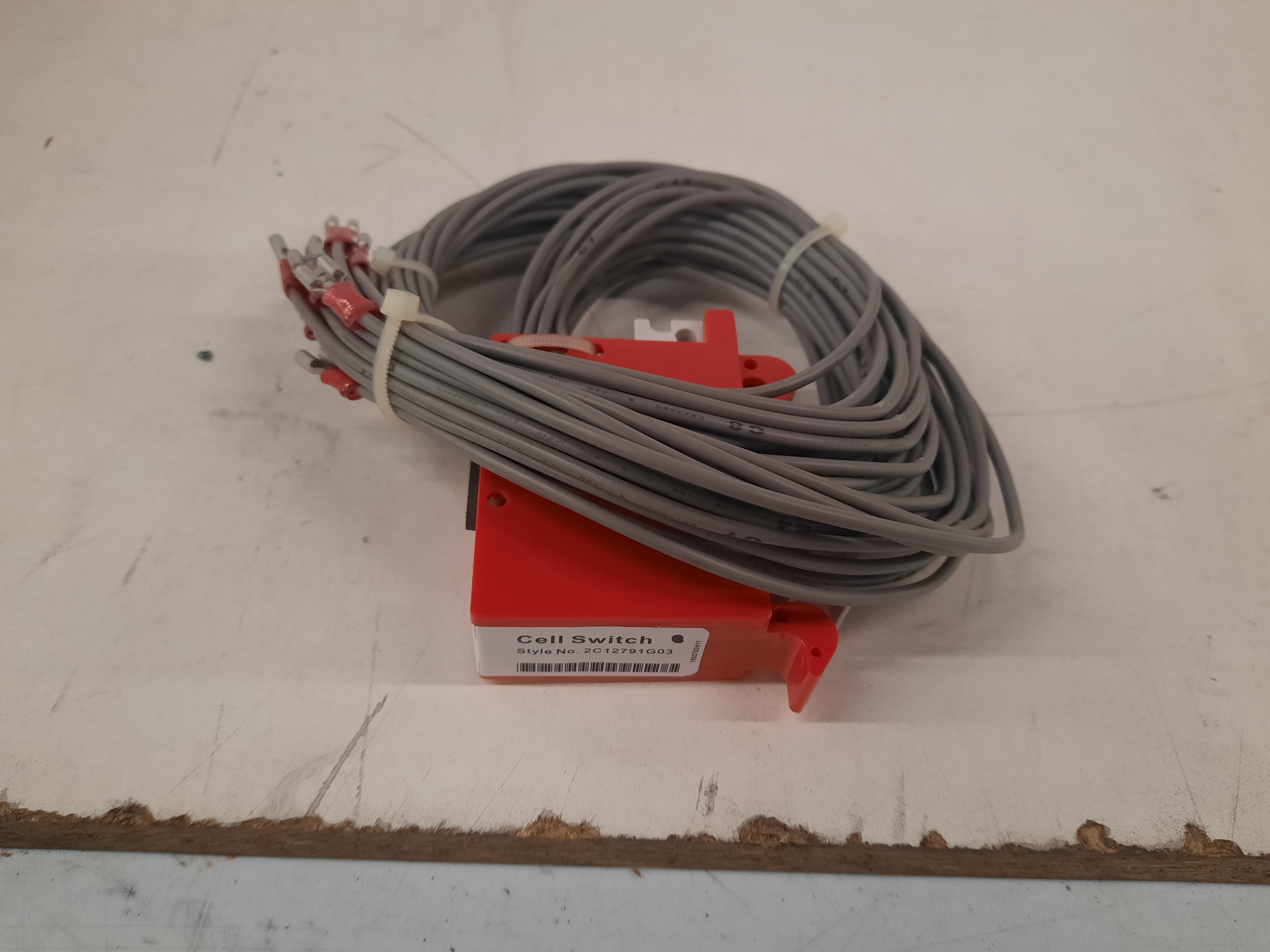 Eaton 2C12791G03 Other Sensors and Switches Cell Switch 10A 250V 50/60Hz Red