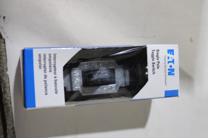 Eaton CSB120BK-BX-LW Light and Dimmer Switches