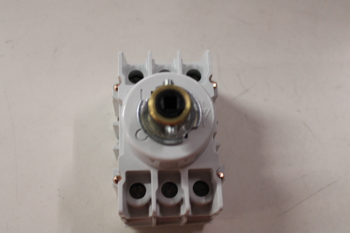 Idec Izumi Corporation 2101-3F04 Selector Switches