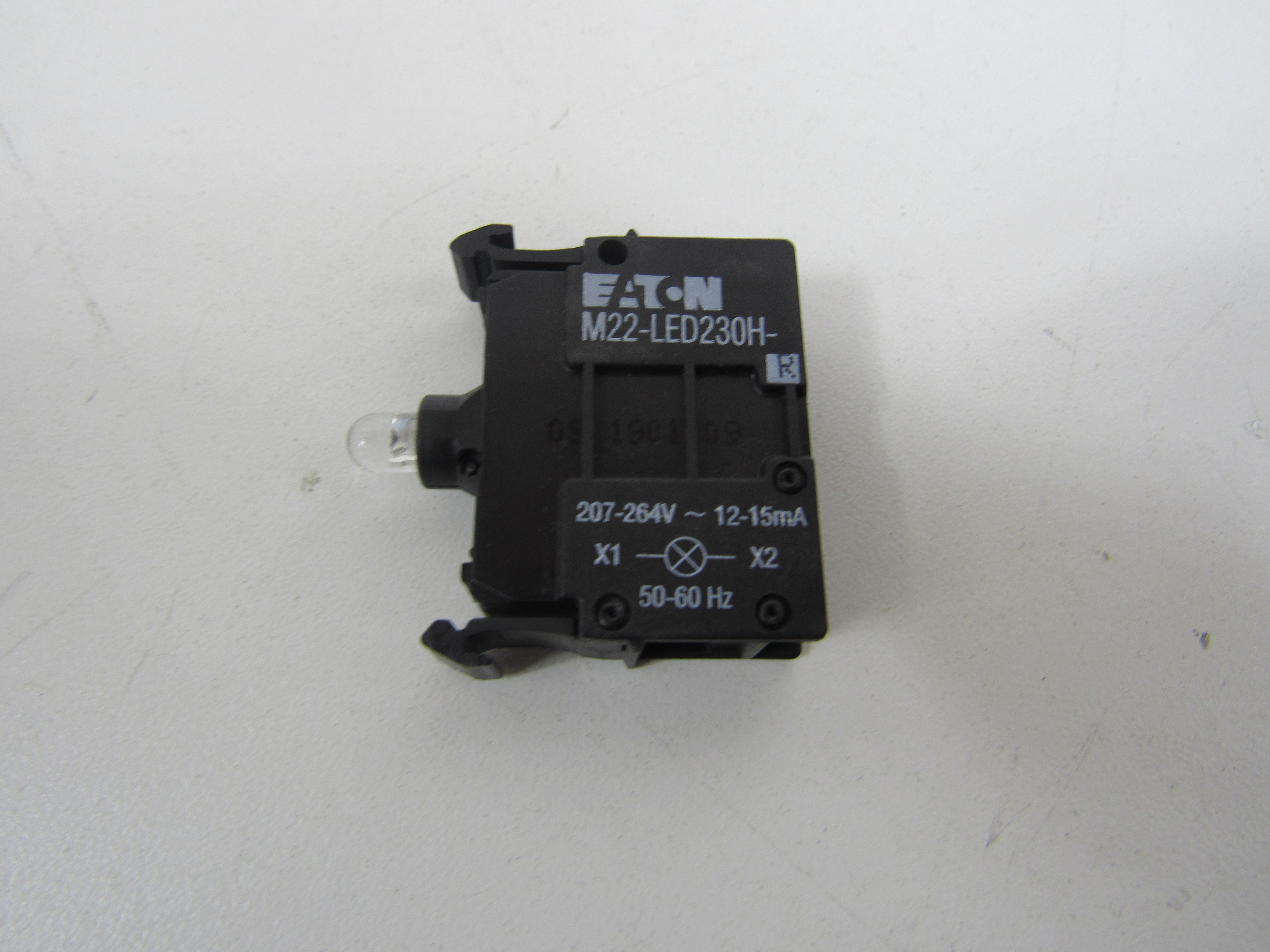 Eaton M22-LED230H-R Pushbuttons 264V Red EA 50/60Hz