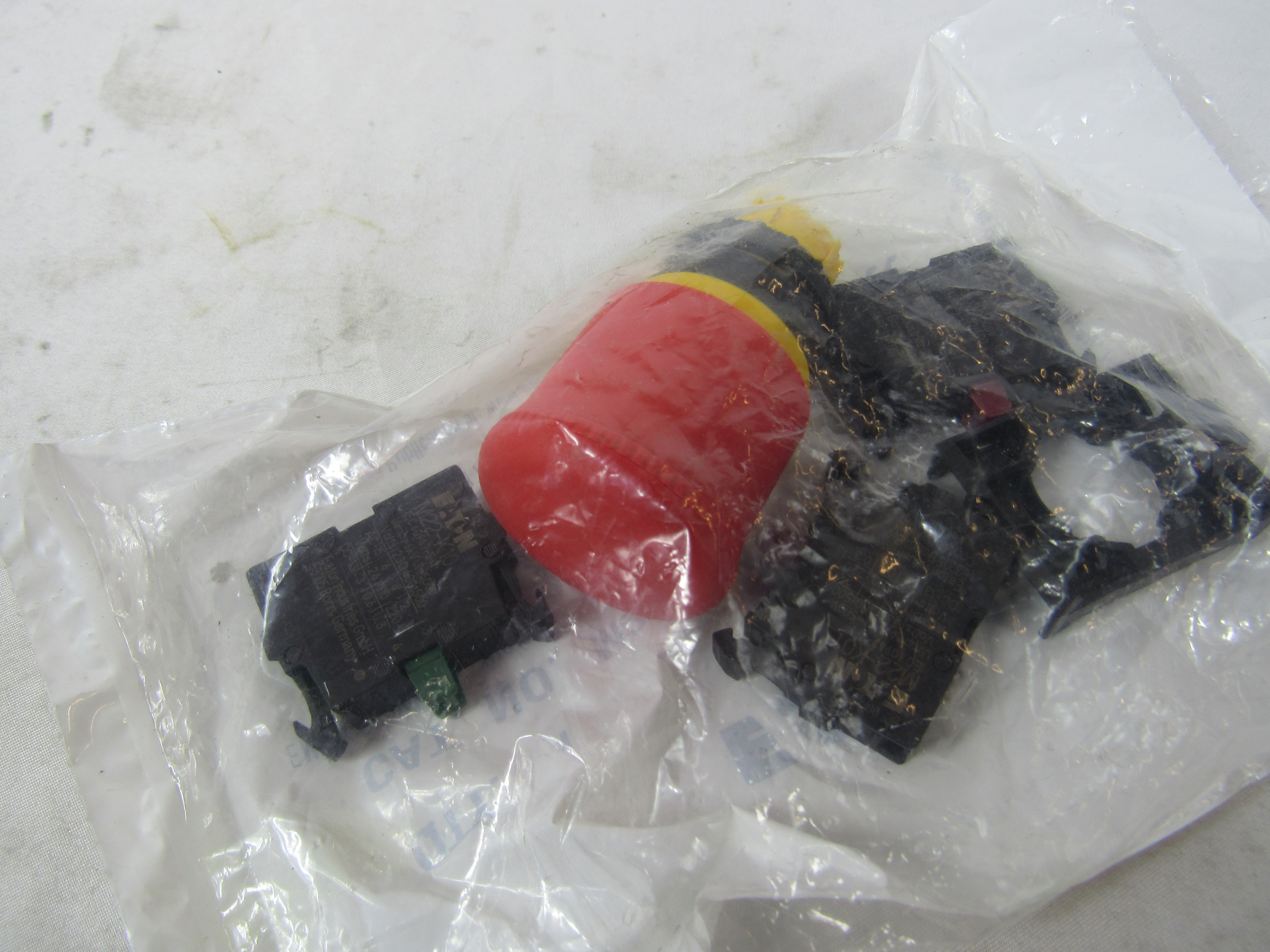 Eaton M22-PV-K12 Pushbuttons