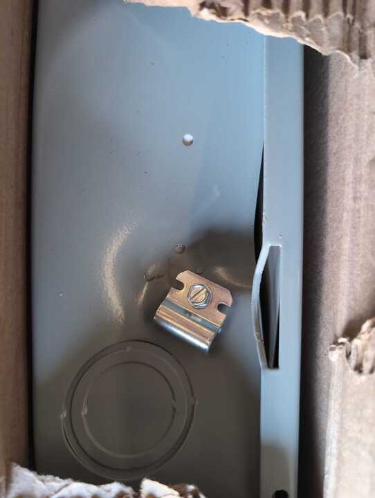 Eaton BR816L125RP Load Center (Aesthetic Defect)