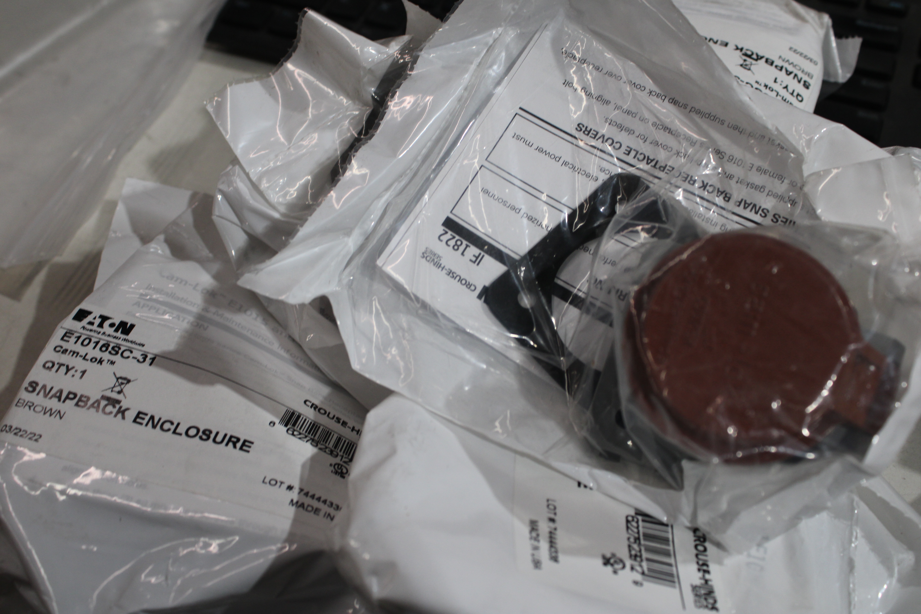 Eaton E1016SC-31 Outlet Boxes/Covers/Accessories