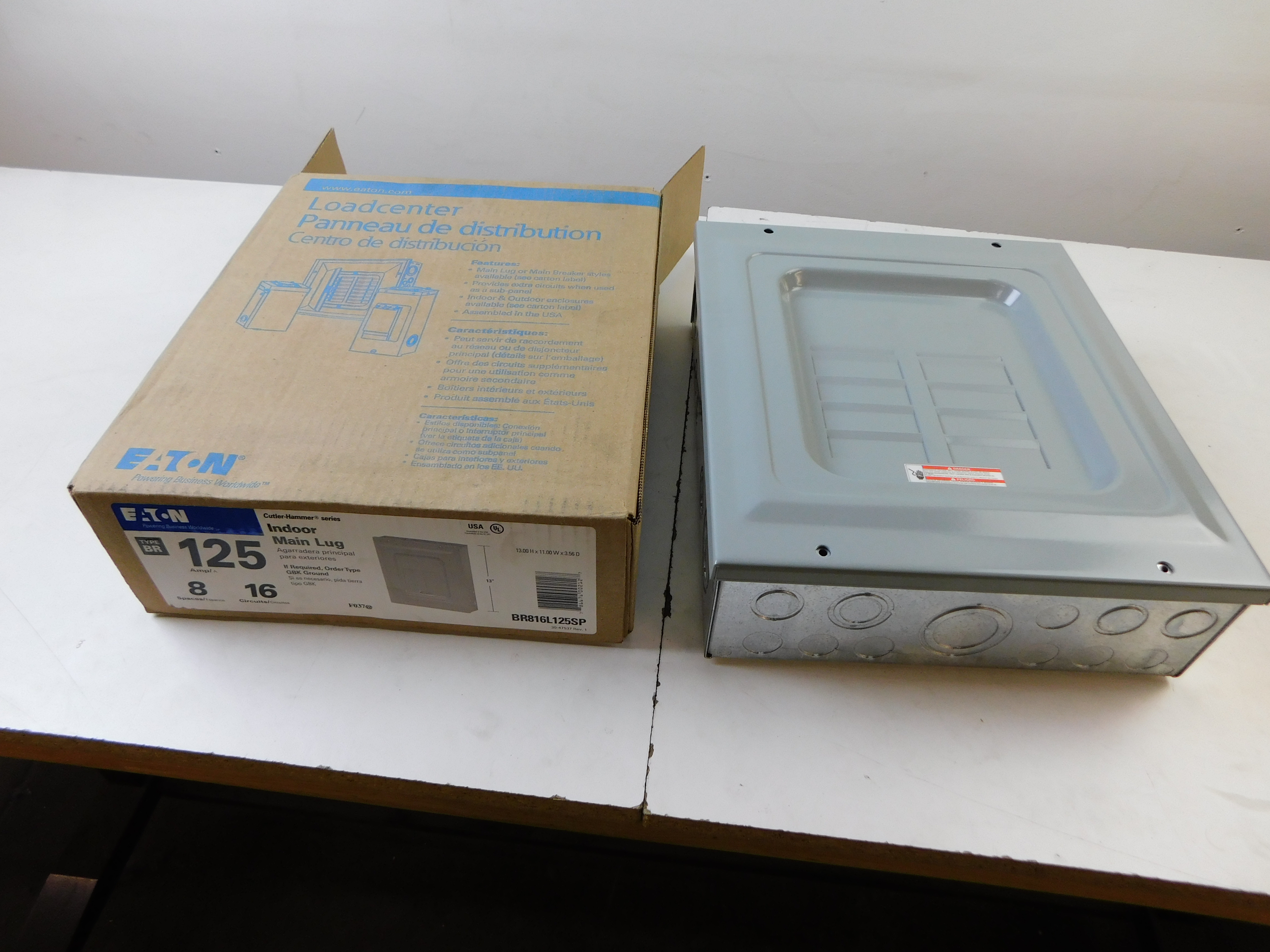 Eaton BR816L125SP Load Center