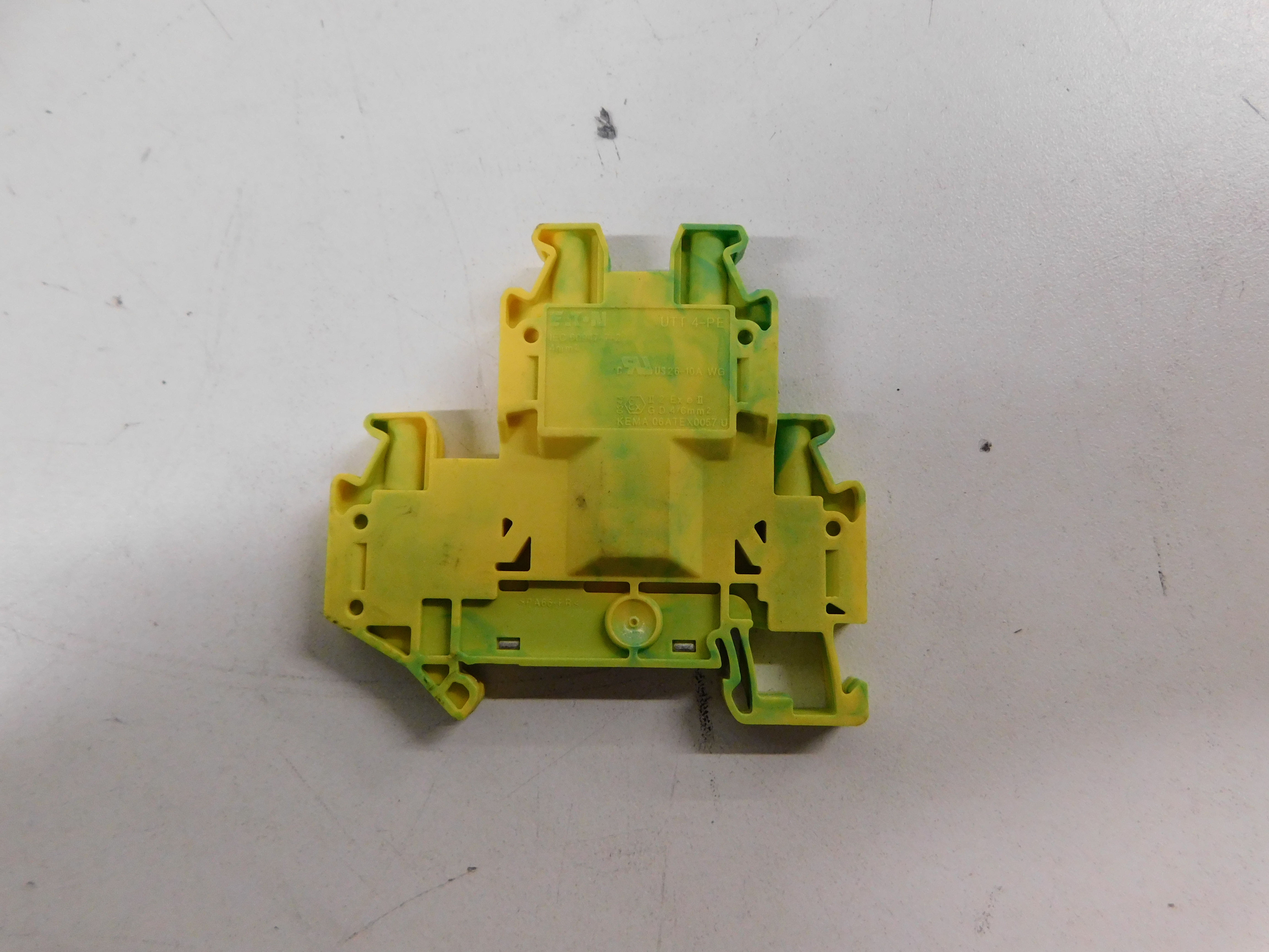 Eaton UTT4PE Terminal Blocks (Repackaged)