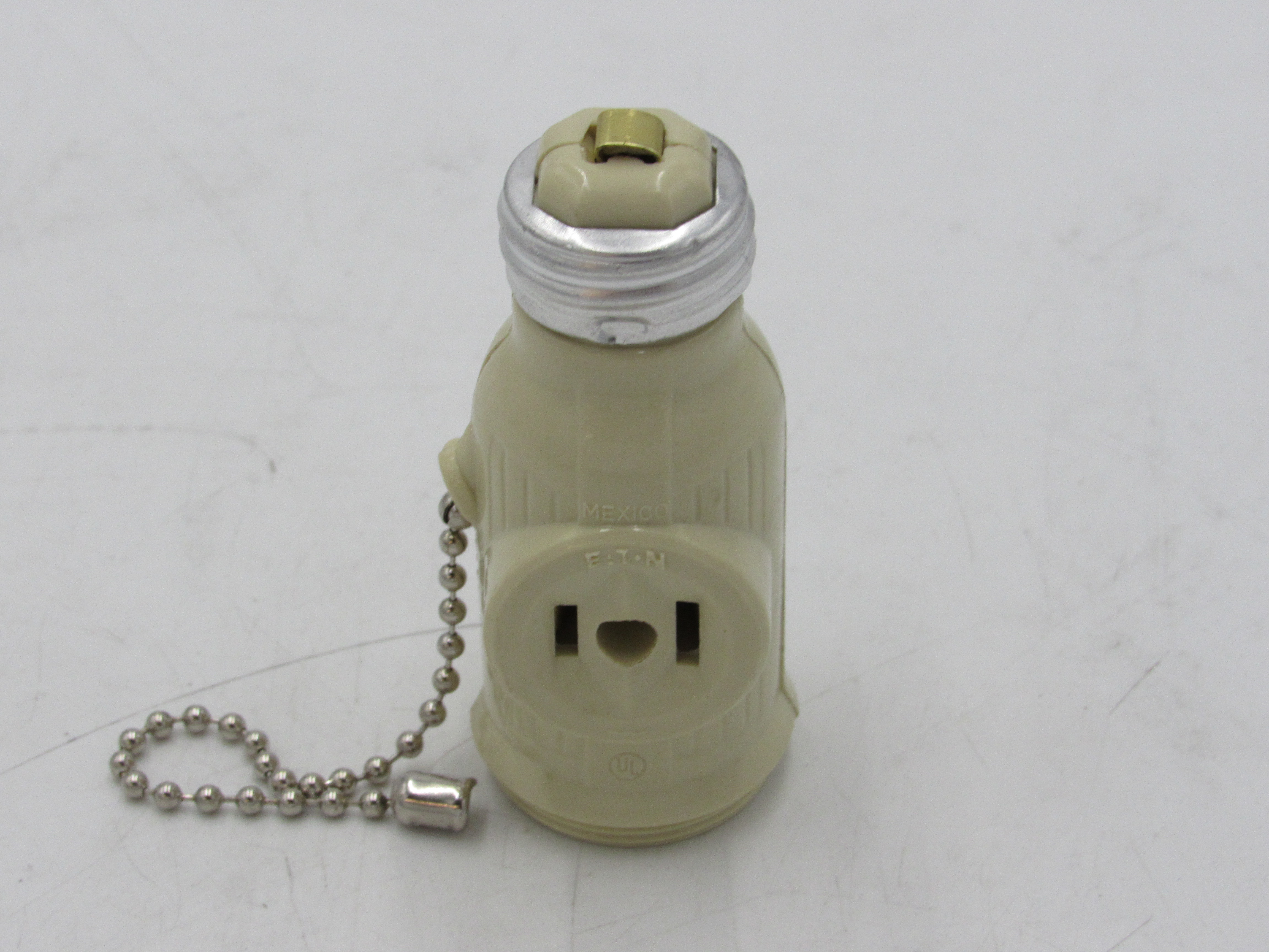 Arrow Hart 718V-BOX Lampholder Socket Adapter (Repackaged)