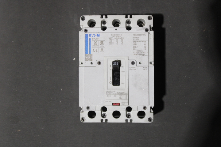 Eaton PDG23G0225TFFL Molded Case Breakers (MCCBs) (Damaged, For Parts or Repair)