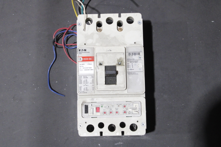 Eaton HKDB3250FT36B22 Molded Case Breakers (MCCBs) (Damaged, For Parts or Repair) Eaton HKDB3250FT36B22 Molded Case Breakers (MCCBs) (Damaged, For Parts or Repair)