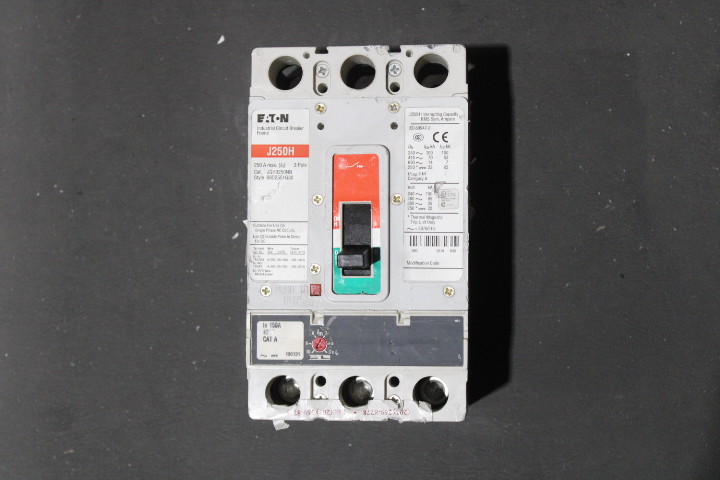 Eaton JGH3150FAG Molded Case Circuit Breaker (Damaged, For Parts or Repair)