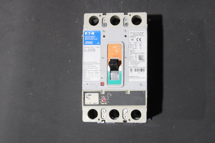 Eaton JGC3250NN Molded Case Breakers (MCCBs) (Damaged, For Parts or Repair)