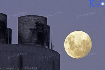 Super Moon Rising At  Dusk over New Plymouth Power Station Chimney