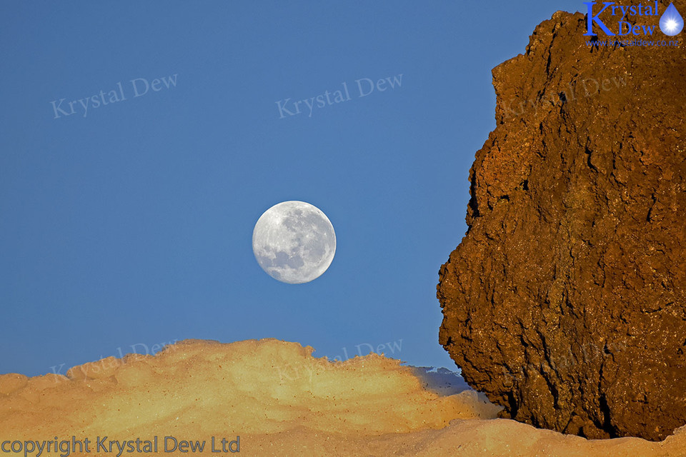 Full Moon over summit of Taranaki