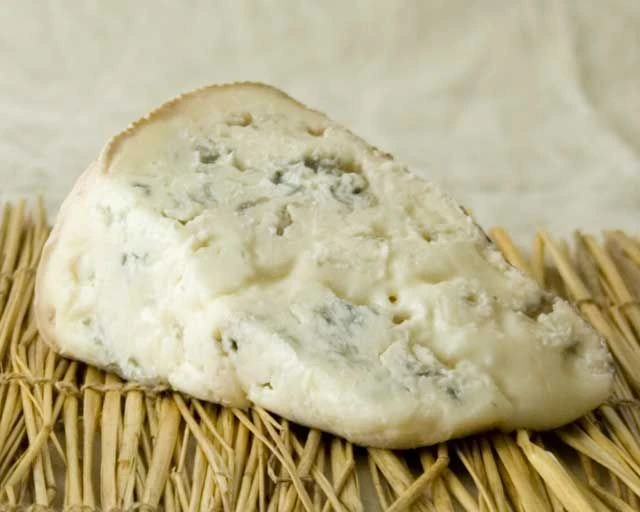 Gorgonzola Dolce (Italian Pasteurized Cow's Milk Cheese) - Formaggio ...