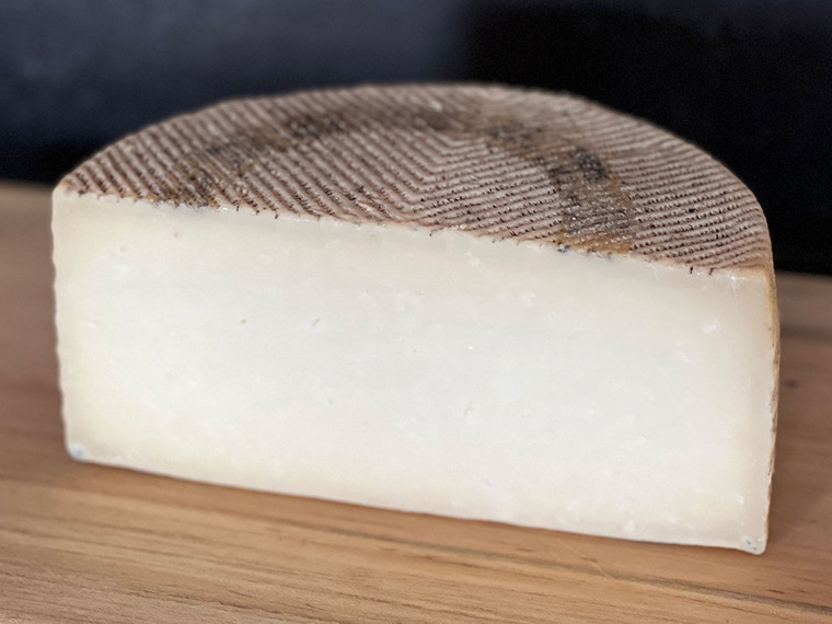 Manchego Villadharo Semi-curado (Raw Sheep's Milk Cheese)