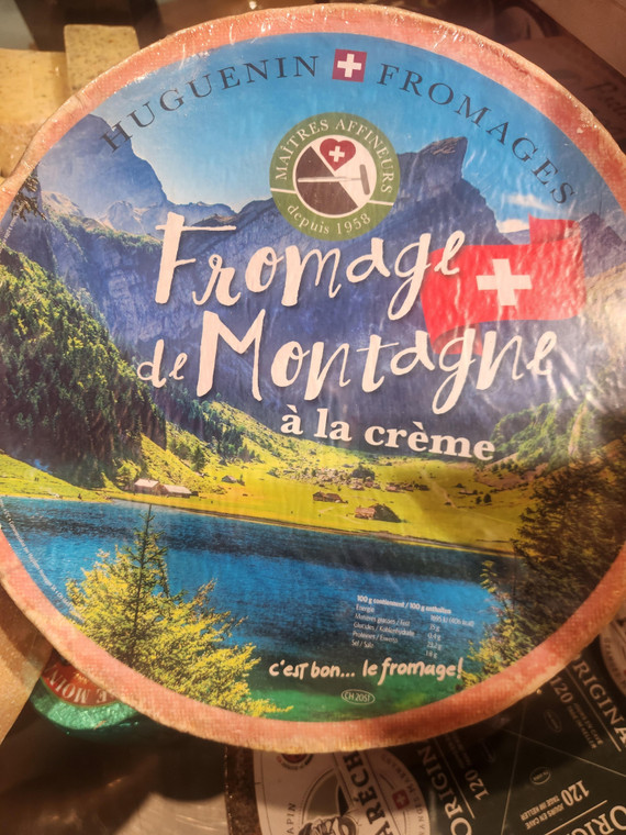 A wheel of Fromage de Montagne.