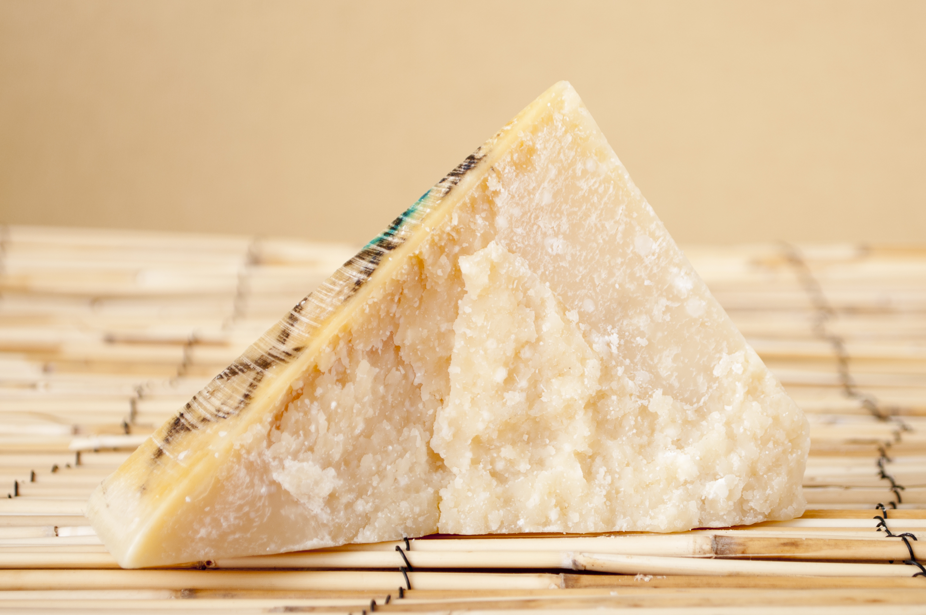 parmigiano-reggiano-classico-lg-2