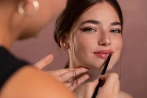 SAVRŠEN MAKE-UP - kako prekriti nepravilnosti