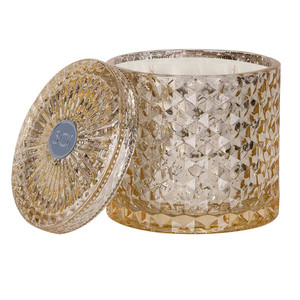 Vanille Ambre – An intoxicating blend of golden amber, vanilla sugar and white orchid. 100% Soy two wick candle. Vanille Ambre – An intoxicating blend of golden amber, vanilla sugar and white orchid. 100% Soy two wick candle.