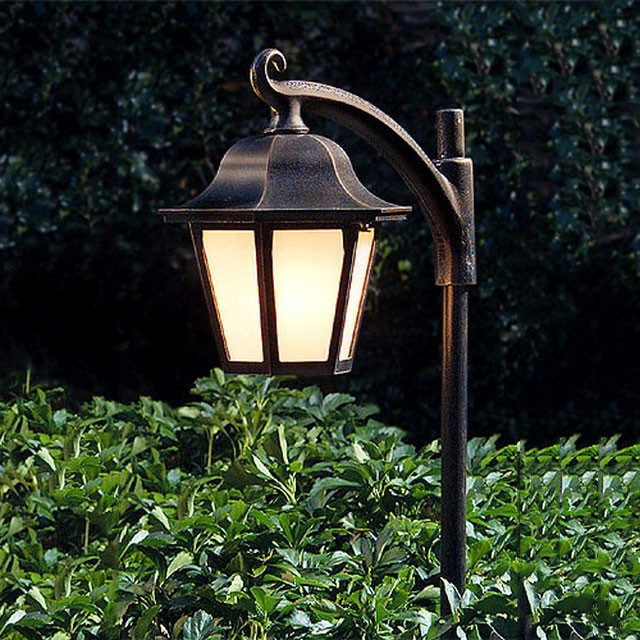 Hanover Lantern Outdoor Path Lighting