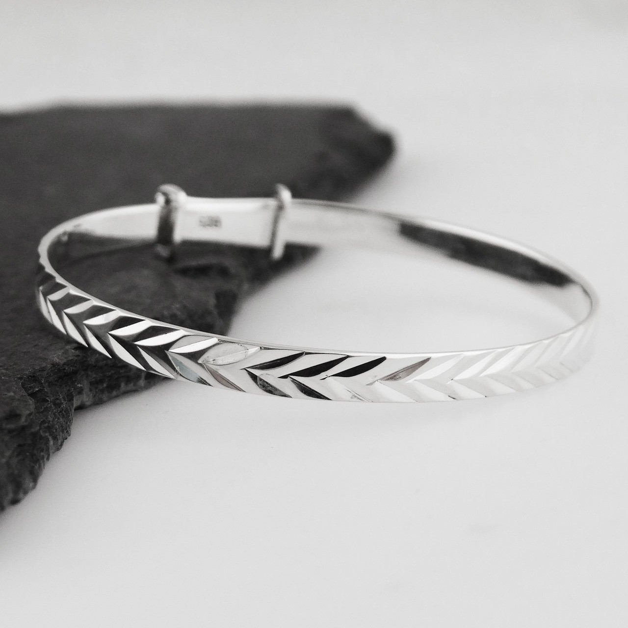 Diamond Cut Baby or Toddler Bangle Bracelet 925 Sterling Silver