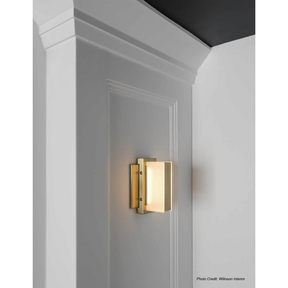 vld-215-1w-gld | lifestyle