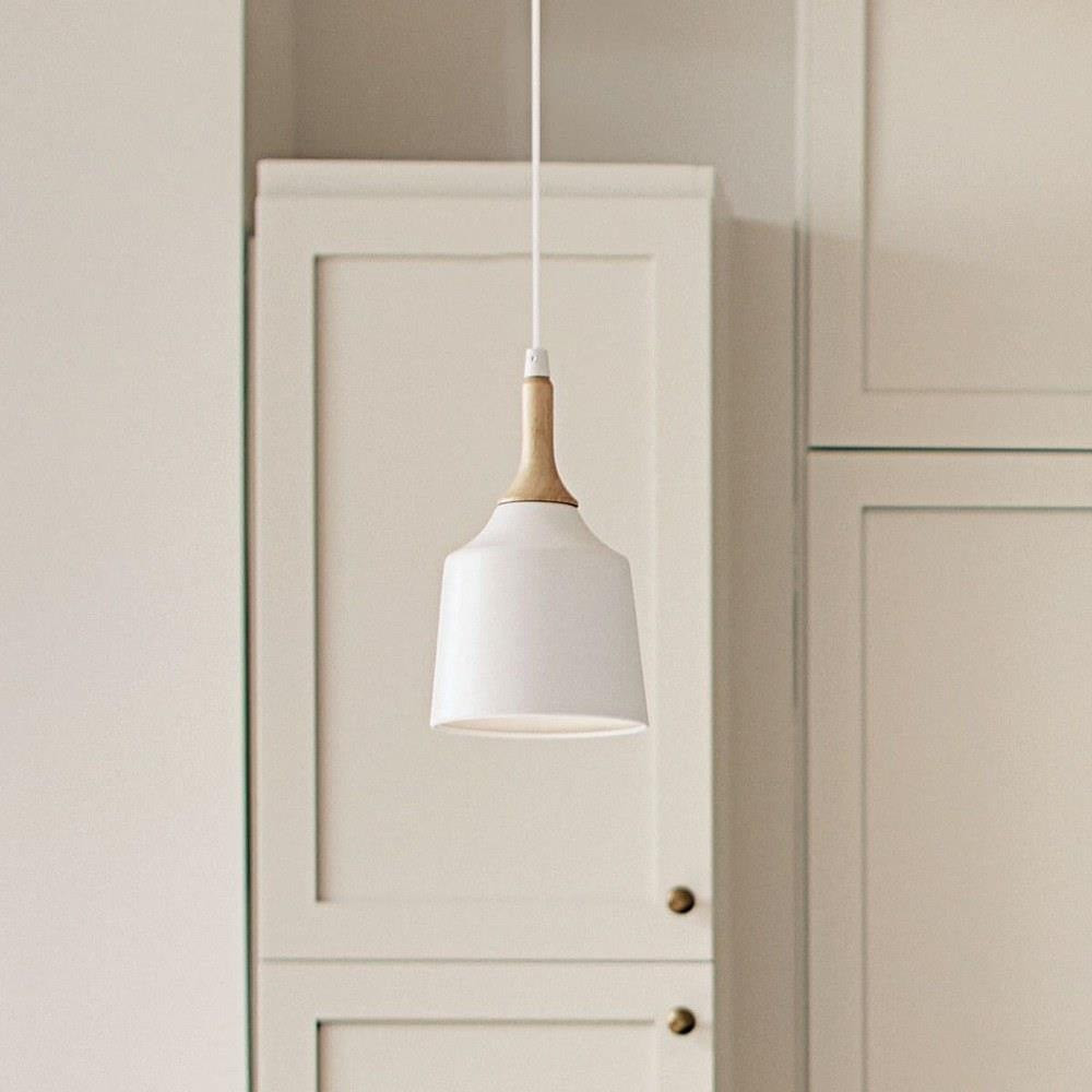 {"pim_id":"147_kitchen_danika_43682wh_overall_day_2b_1k","sku":"147_43682","media_type":"media"}