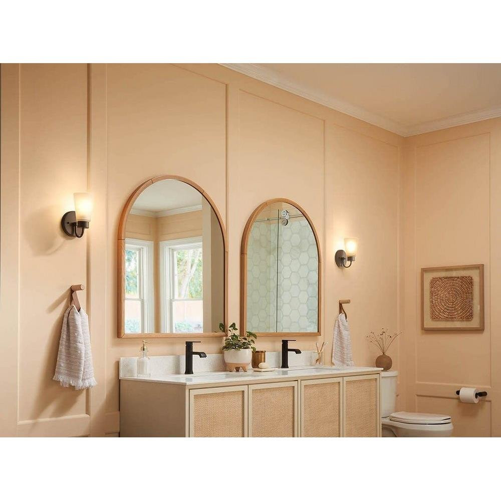 {"pim_id":"147_bathroom_stamos_52437oz_mid_day_1a_1k","sku":"147_52437","media_type":"media"}