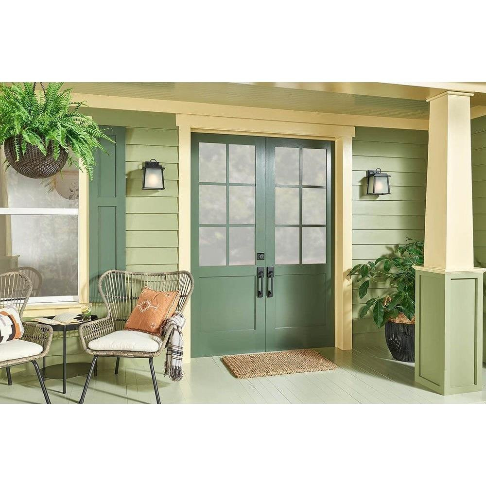 {"pim_id":"147_exterior_noward_59105bk_overall_day_1a_1k","sku":"147_59105","media_type":"media"}