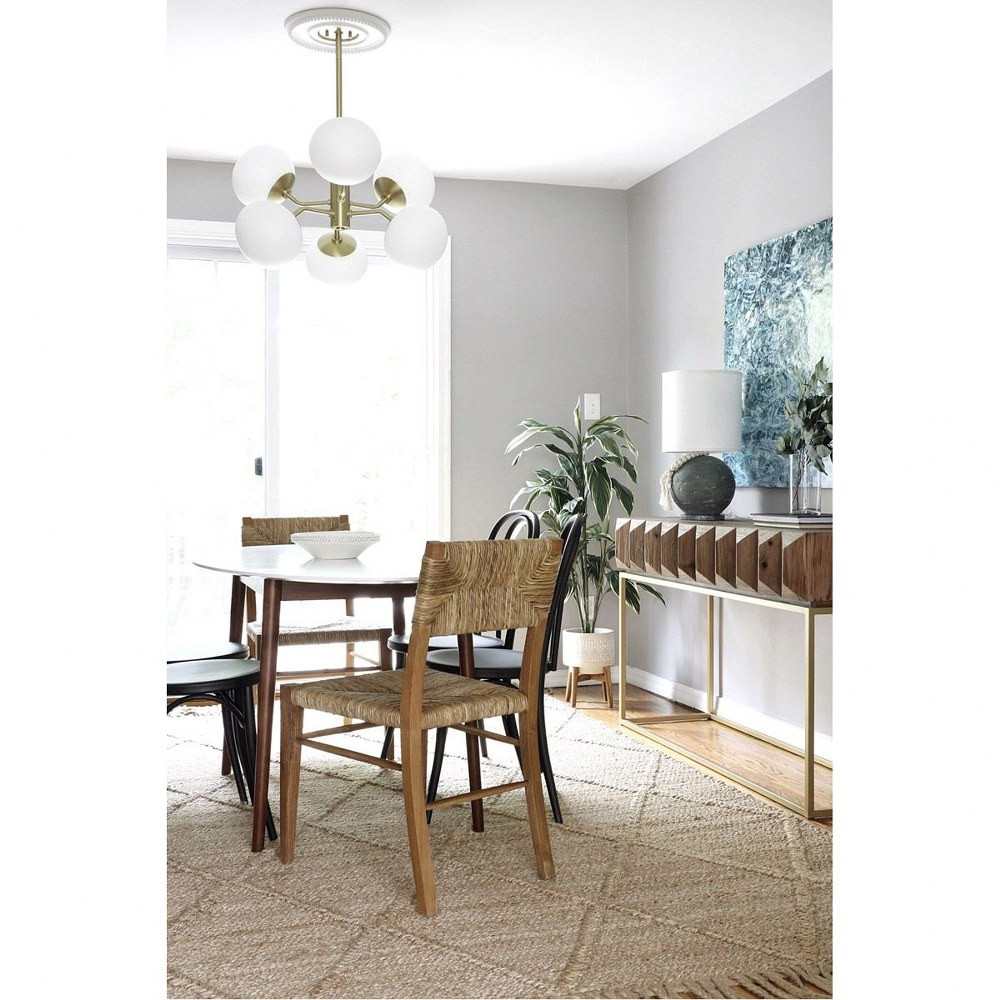 H134806-PN | lifestyle