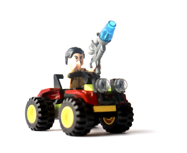 LEGO Jurassic Park: Vic Hoskins Patrol and Baby Dino Transport (VikHoskFoilDinoTransFoil)
