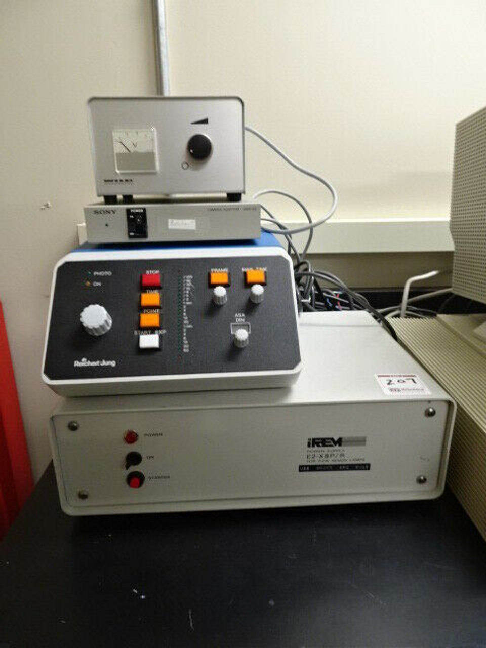 Reichert-Jung Polymar MET Microscope with Reichert Jung 6526-04 Controller