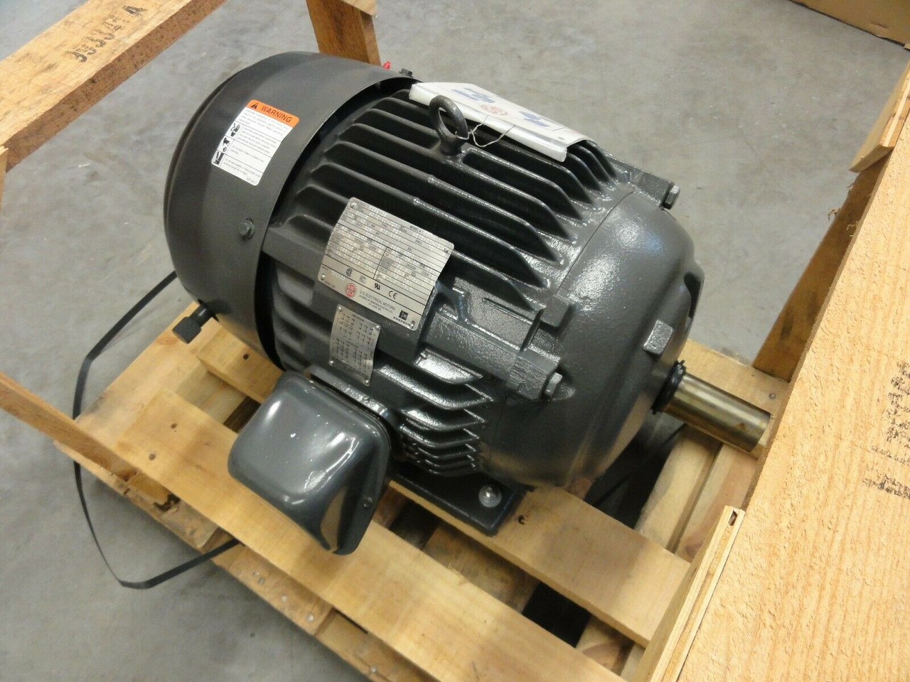 US Motors Cat# H25E1DS Motor, 25hp, FR: 284TS, Model R899, Type FCT, 3555 RPM