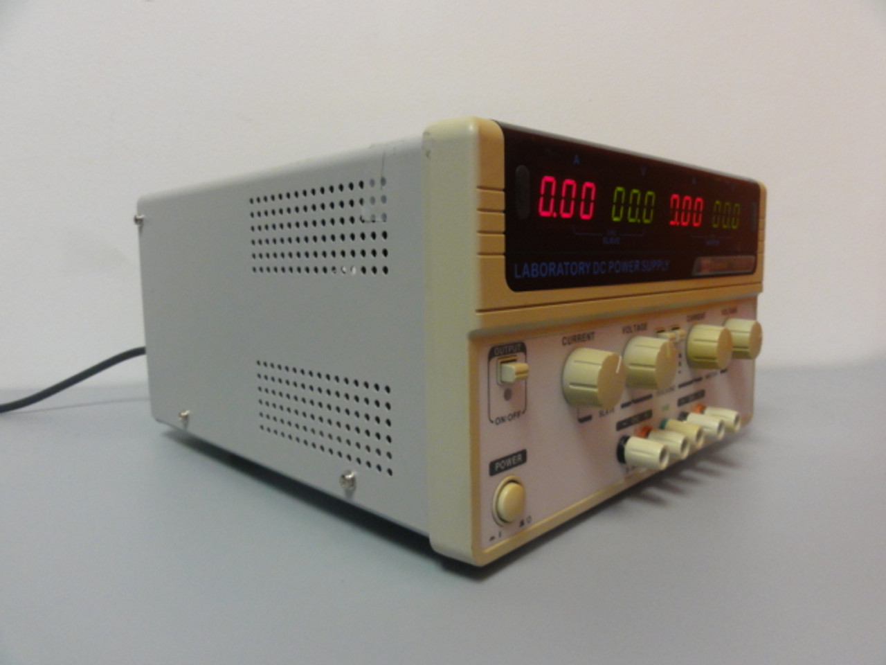 GW Instek GPS-2303 Laboratory DC Power Supply, 350 WATTS, 450 VA, 50/60 Hz