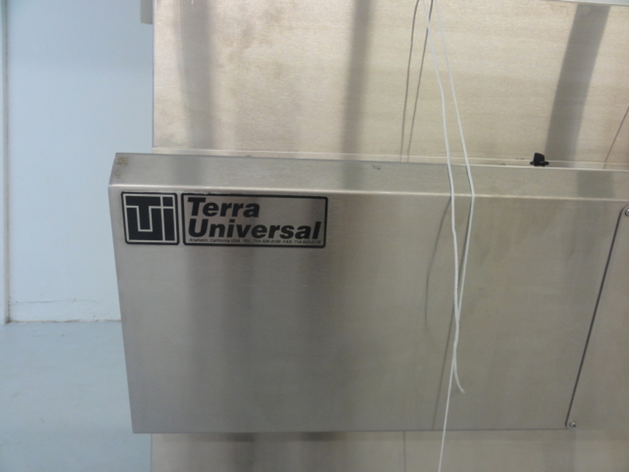 Terra Universal S.S. 2001-00-1 Laminar Flow Station