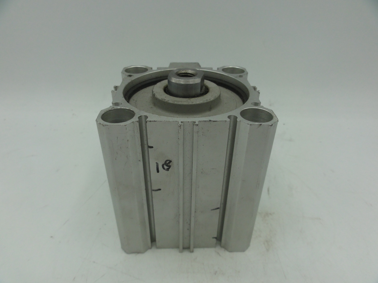 SMC CDQZB63-40D Cylinder