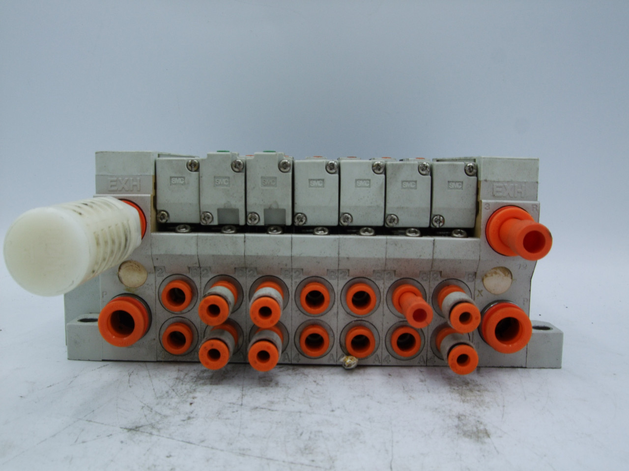 SMC 7 Valve Manifold with VQ2100 and VQ2300 Series Valves