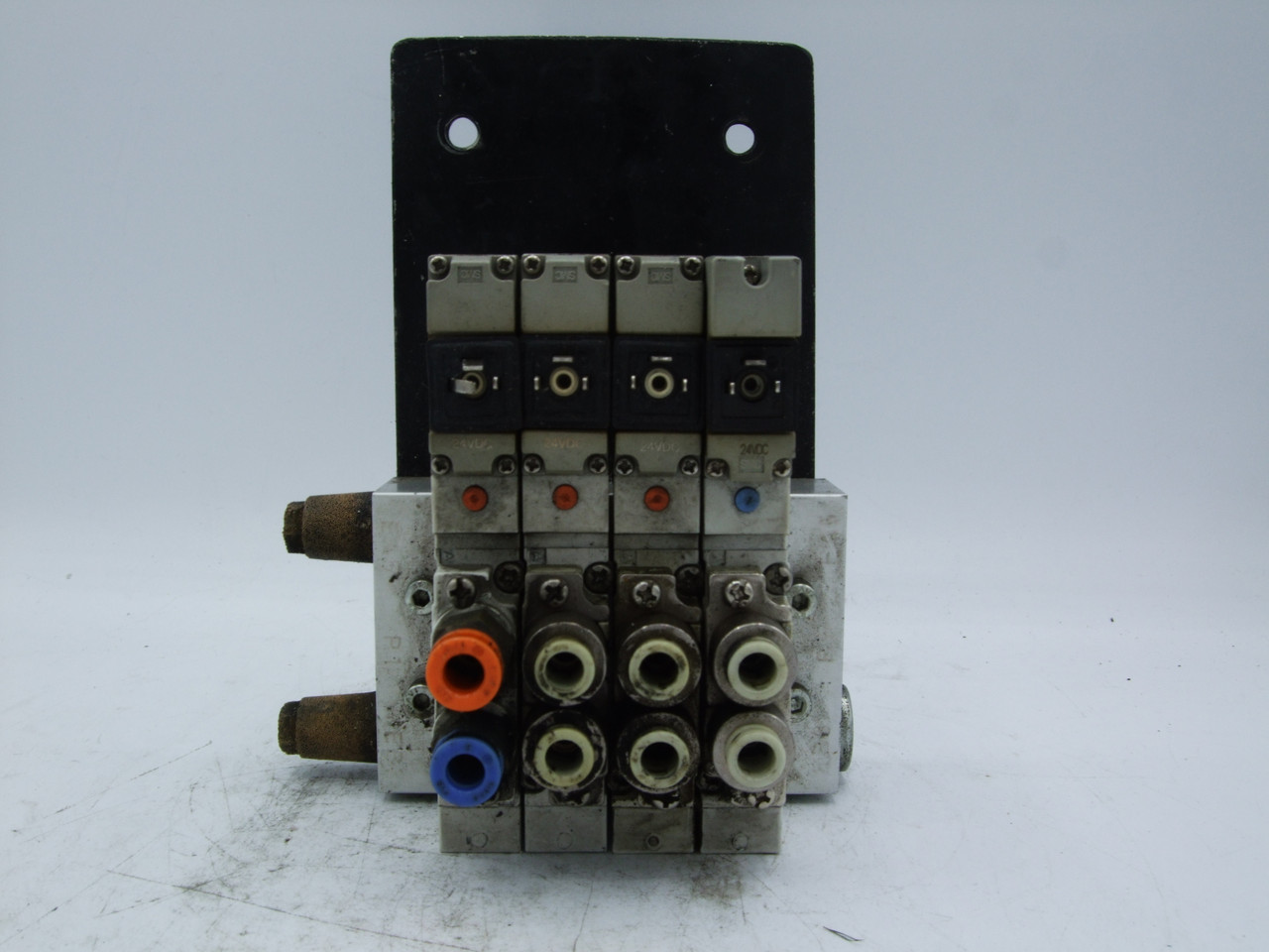 (4) SMC SY5120-5Y0-C6F-Q Solenoid Valves with Stand