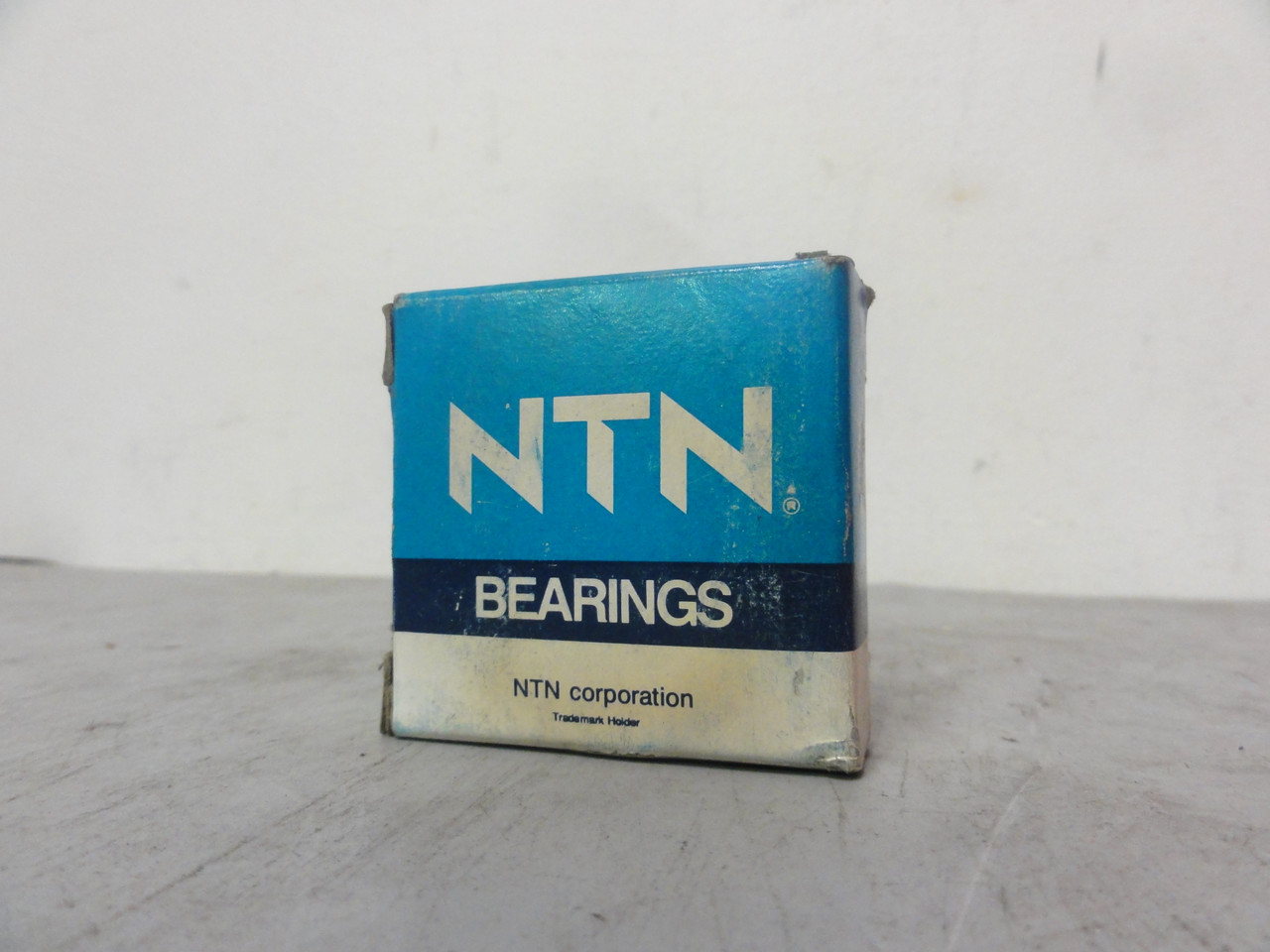 NTN 6304ZZ/ZA Ball Bearing- New (Open Box)