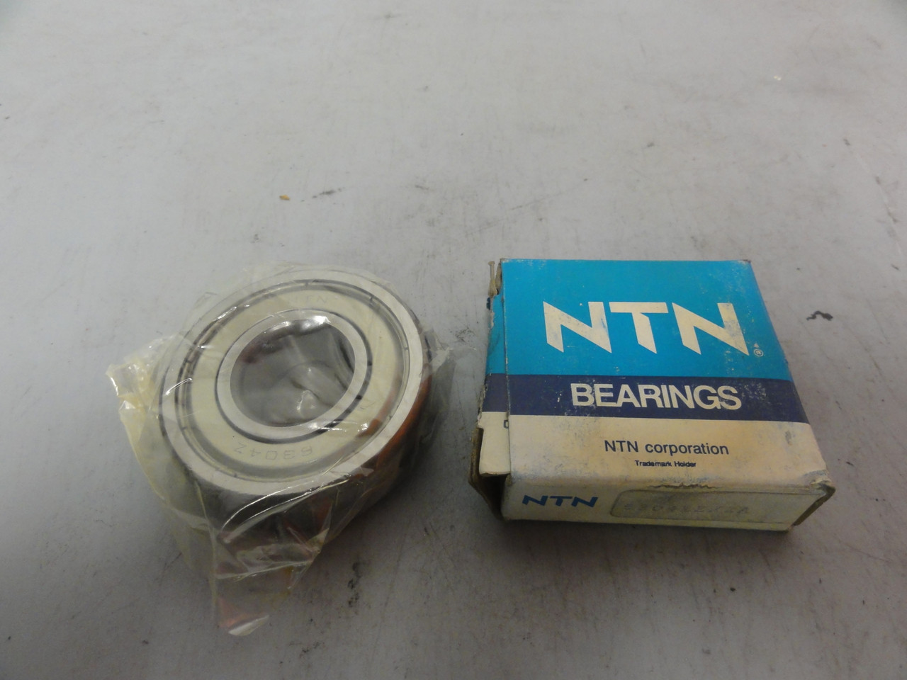 NTN 6304ZZ/ZA Ball Bearing- New (Open Box)