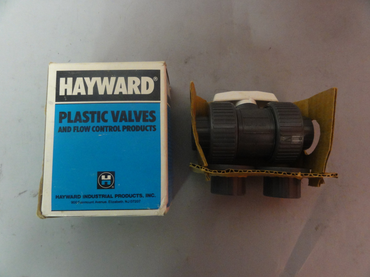 Hayward TB10075ST 3/4" True Union Ball Valve PVC Threaded Socket- Brand New (Open Box)