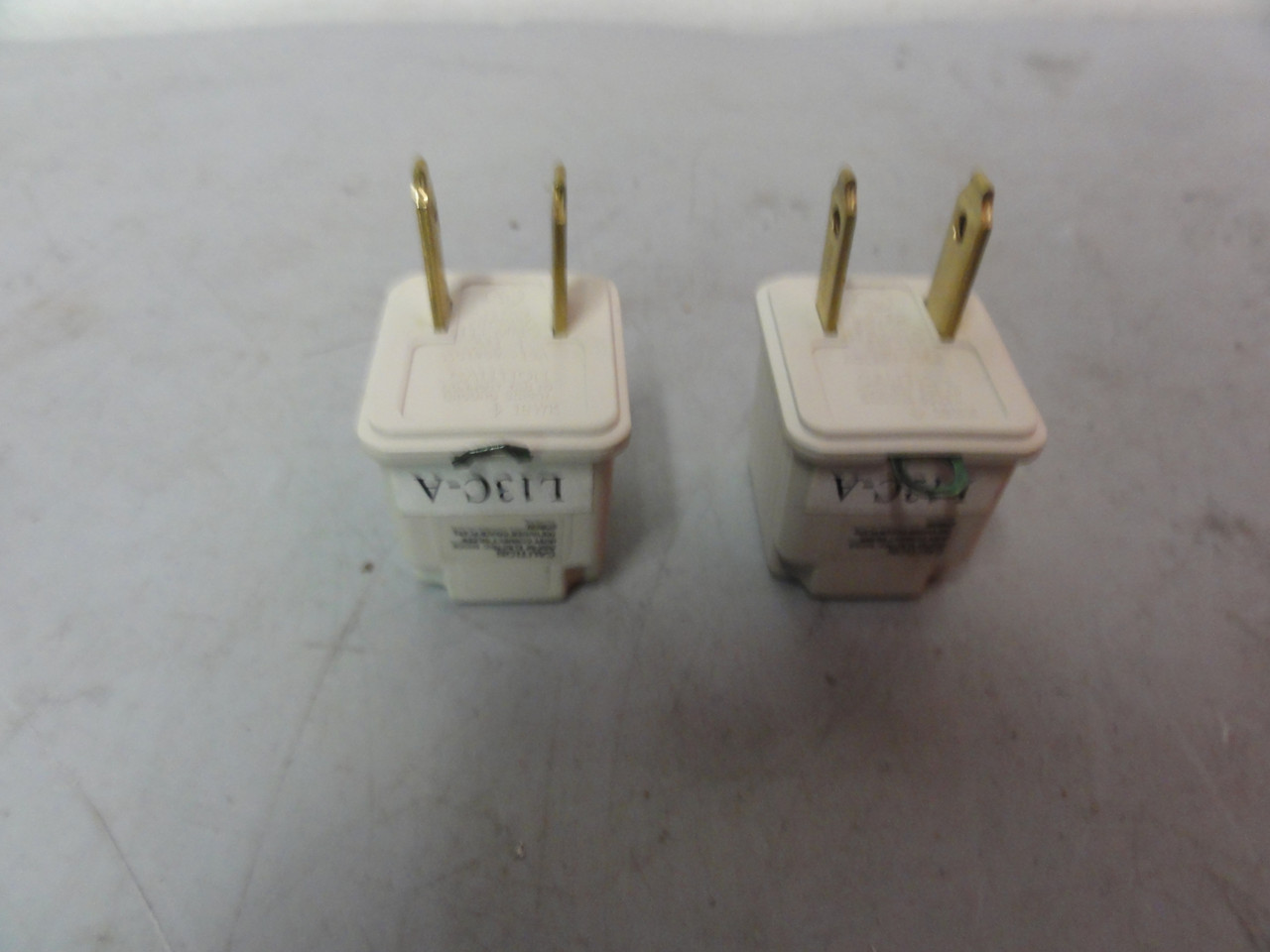 Itemno AB-1 Outlet Connectors (Lot of 2) New