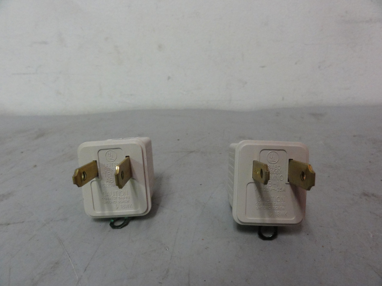 Itemno AB-1 Outlet Connectors (Lot of 2) New