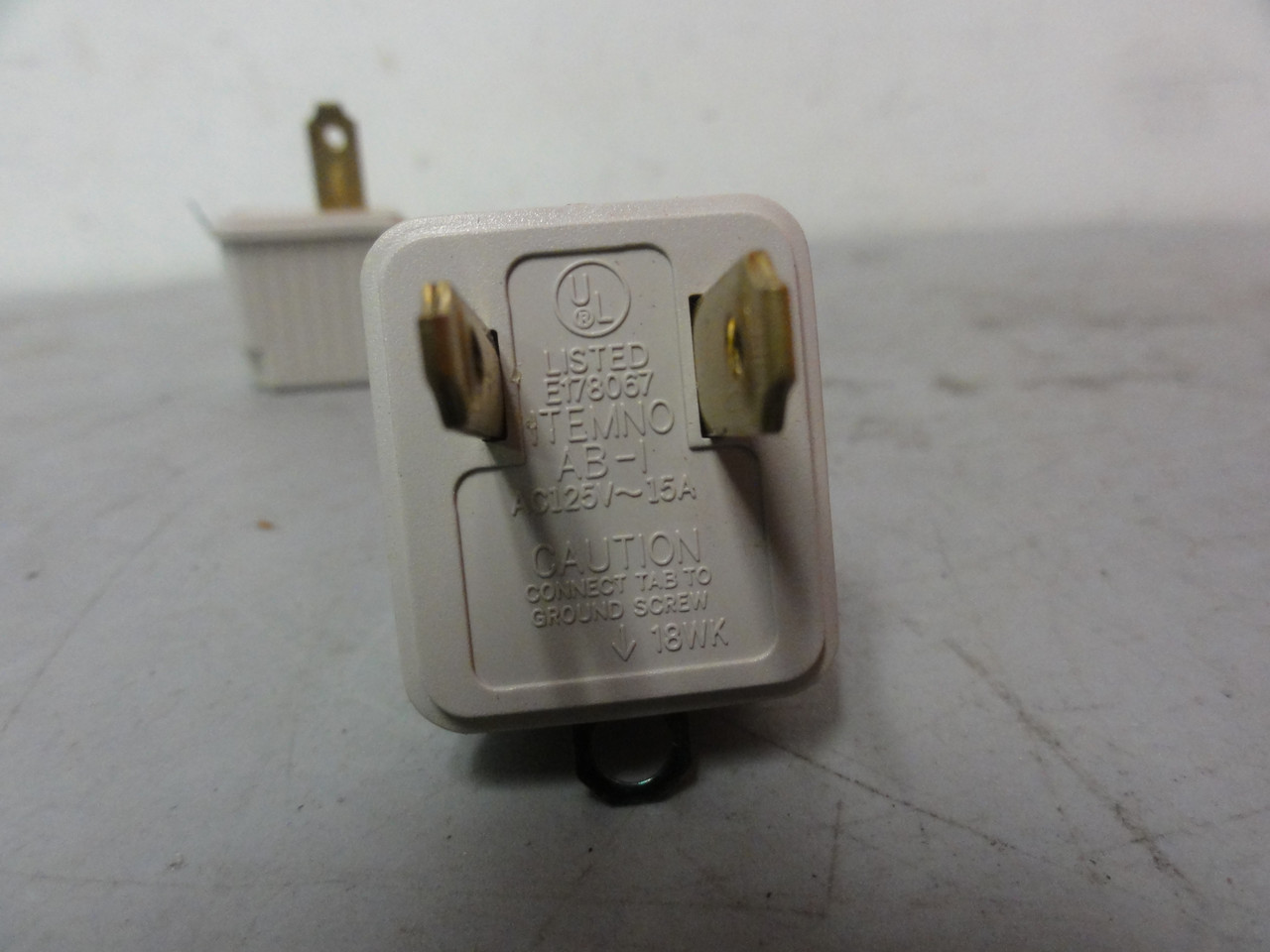 Itemno AB-1 Outlet Connectors (Lot of 2) New