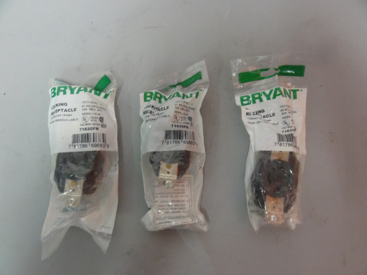 Bryant 71620FR Locking Receptacles (Lot of 3) New