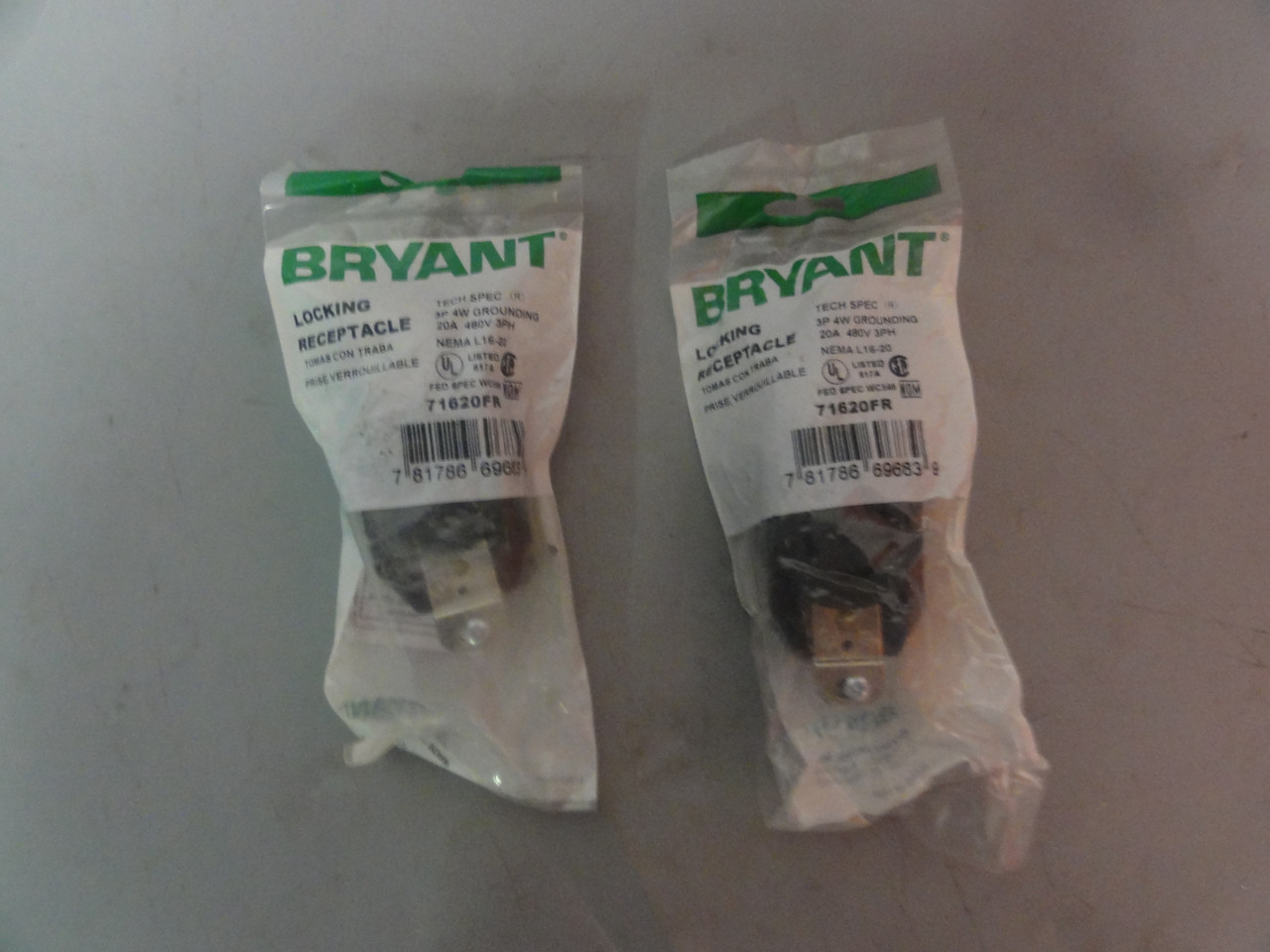 Bryant 71620FR Locking Receptacles (Lot of 2) New