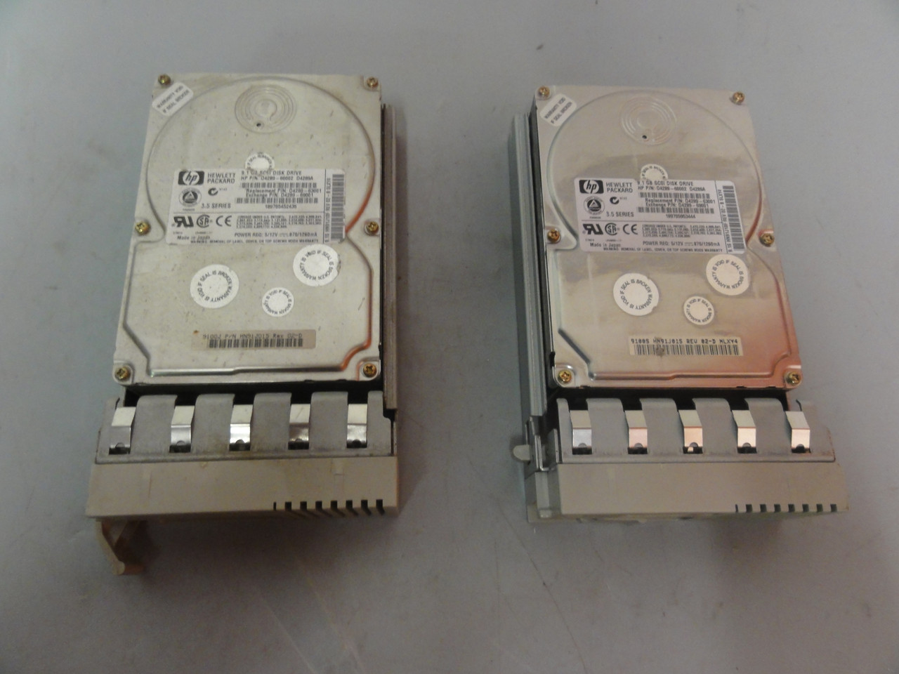 HP D4289A-60002 3.5 Series 9.1 GB SCSI Hard Drive (Lot of 2)